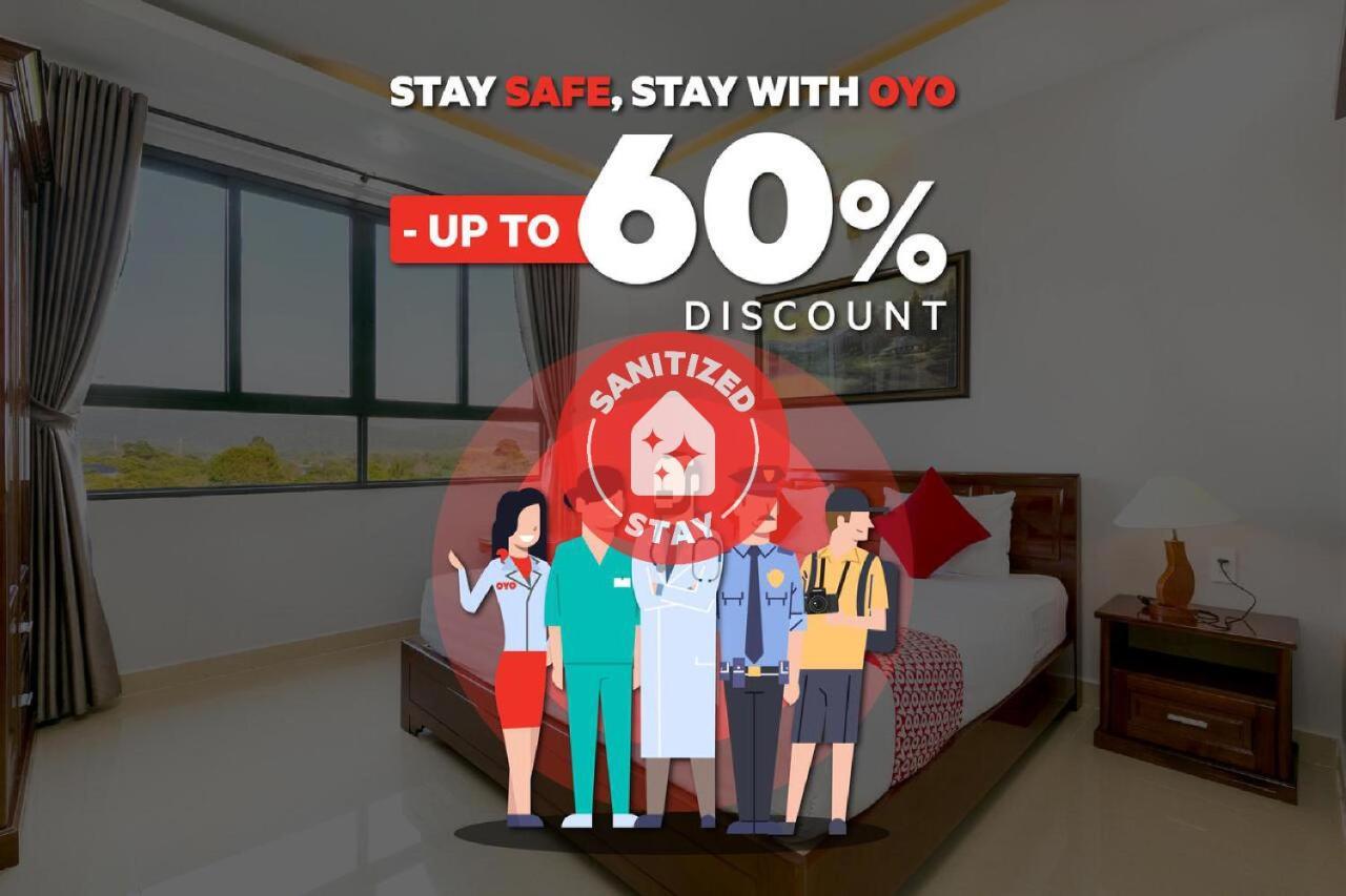 Oyo 1557 Bungas Guest House Medan Bagian luar foto