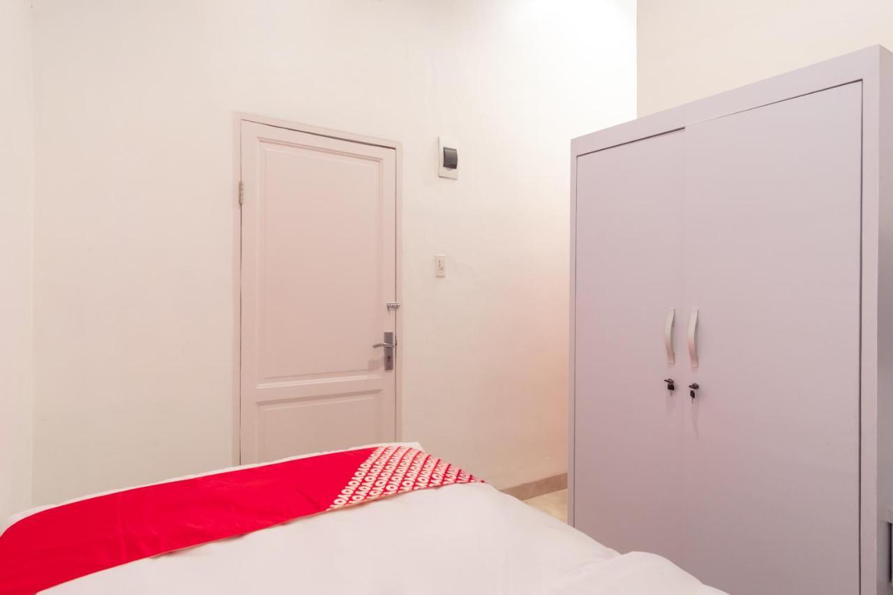 Oyo 1557 Bungas Guest House Medan Bagian luar foto